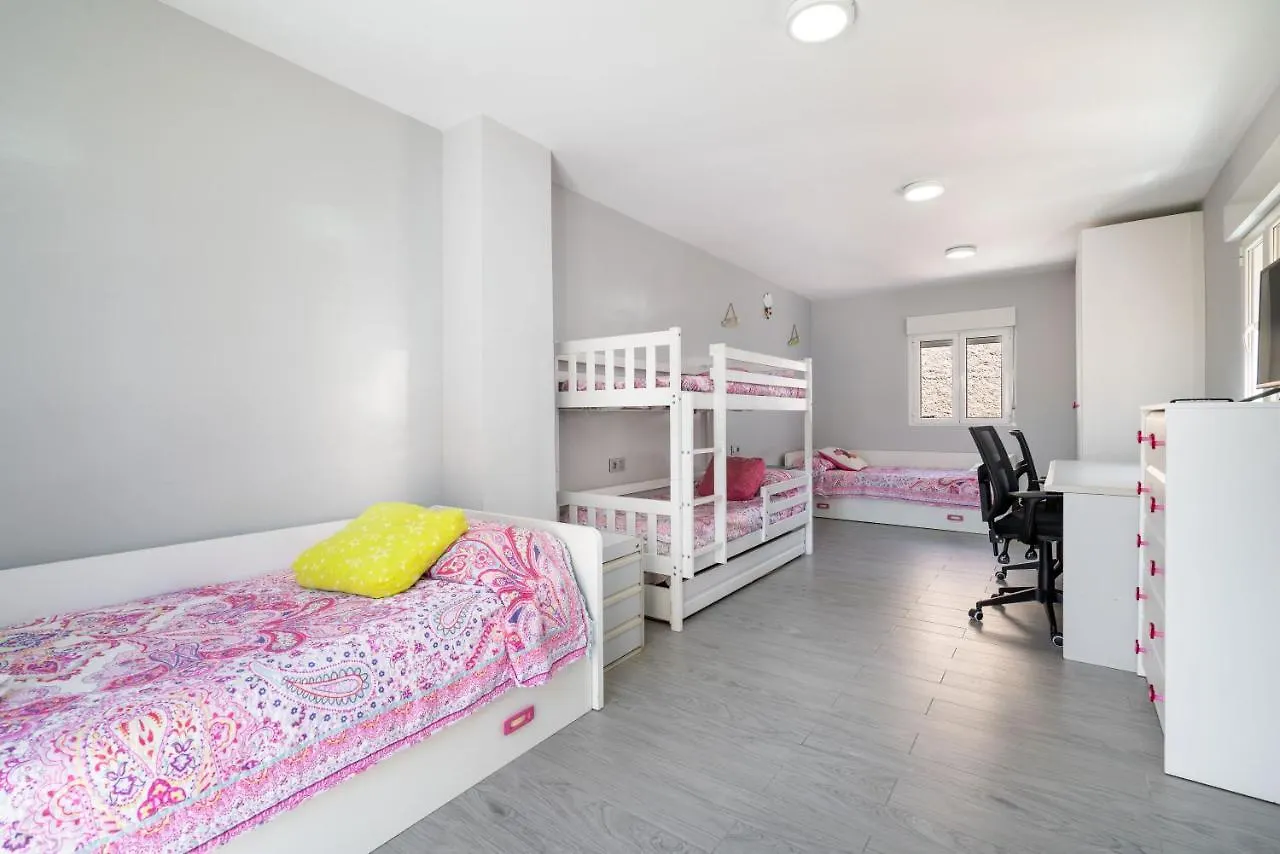 Apartmán Atico Duplex Frente Al Mar Roquetas de Mar 0*,  Španělsko
